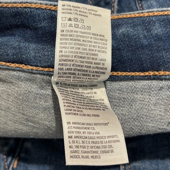 AMERICAN EAGLE Sz 16S Super High Rise Flare Distressed Hem Mid-Wash Jeans NEW - Picture 12 of 13